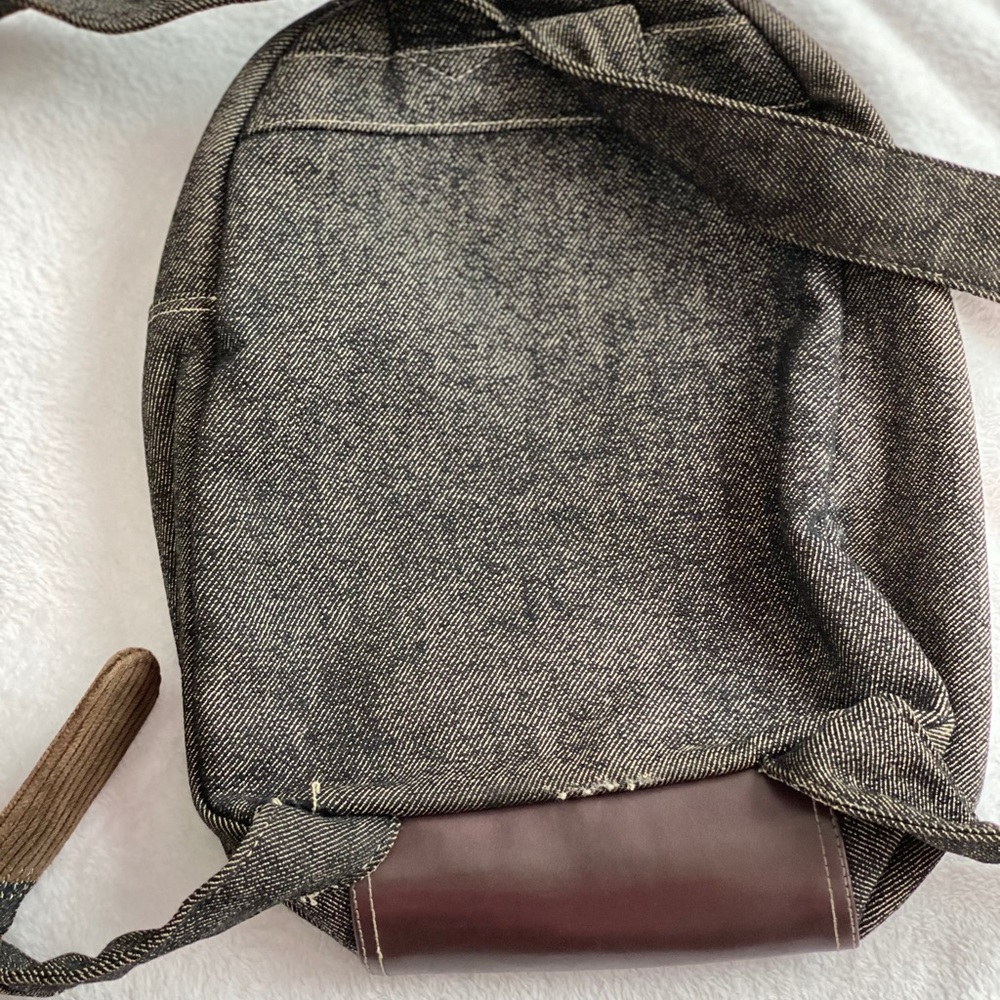 Backpack - Picture 3 of 3